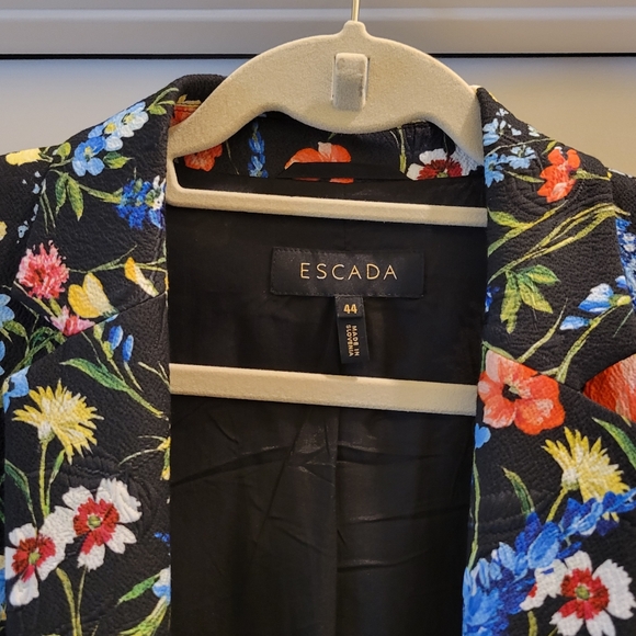 Escada Women's Multicolor Floral Blazer, size 44=XL OR 16 USA. - Picture 5 of 9
